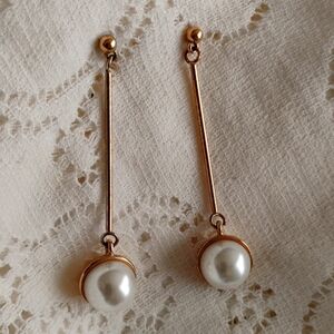 VTG Faux  pearl drop Style earrings
